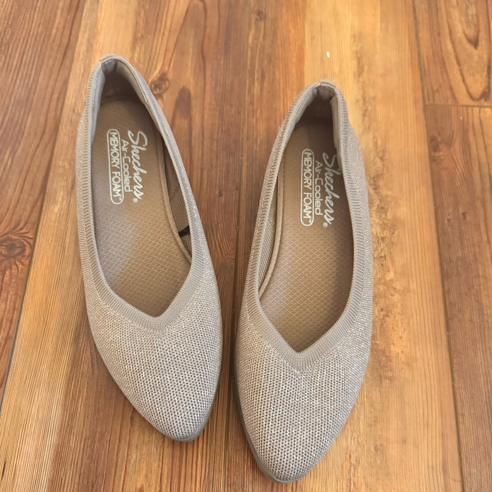 Skechers Women's Taupe Knit Flats